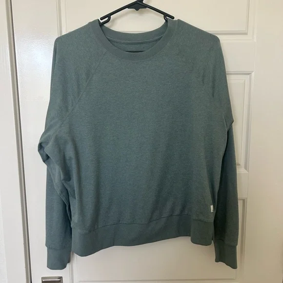 Vuori Long Sleeve Halo Crew - Size Medium - Picture 2 of 4